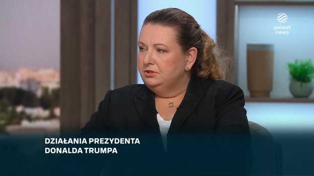 Anna Górska z Nowej Lewicy uważa, że kluczowe jest zacieśnianie współpracy militarnej na szczeblu europejskim. Nie zgodziła się, że NATO opiera się praktycznie na potencjale militarnych USA. - Jeżeli popatrzymy na potencjał Europy, liczbę żołnierzy, sprzętu uzbrojenia, możliwości produkcji to jesteśmy równoważną siła do Stanów Zjednoczonych - oceniła. - Pani raczy żartować - odpowiedział Jaki. - Pani senator, to są naprawdę żarty - wtrącił Konrad Berkowicz z Konfederacji. Słowa Górskiej skomentowała także Małgorzata Paprocka, szefowa Kancelarii Prezydenta RP. - Pani senator, to co pani opowiada, to są po prostu bajki - stwierdziła. - Pozycja NATO bez Stanów Zjednoczonych właściwie nie istnieje. Te prezentacje, wszystkie tweety, konferencje, które odbywają się dzisiaj w Europie mówią o dalekiej przyszłości - wskazała. Zaleciała senator Lewicy żeby "poparzyła na fakty".  Odniosła się do kwoty 800 mld euro na pożyczki na zbrojenia w skali całej Europy. - Jeśli popatrzymy na liczbę państw członkowskich, to wychodzi nieco ponad 5 mld na państwo. My w tej chwili angażujemy 180 mln, o jakich kwotach my mówimy? - pytała Paprocka. Dodała, że "stawianie Europy w kontrze do USA nas osłabia". Również Konrad Berkowicz odniósł się do słów Górskiej o potencjale militarnym Europy. - Ta Europa, która ma mieć siłę i potencjał podobny do USA jest w stanie Zełenskiemu dać niespełna 2,5 mld euro i to pochodzący nie ze zrzutki tylko z odsetek zamrożonych rosyjskich aktywów - wskazał. - Wszyscy stwierdzili, że nie są w stanie pomóc Ukrainie i powiedzieli Zełenskiemu, że czas wrócić do Trumpa. Taka niestety siła Europy - mówił odnosząc się do wizyty prezydenta Ukrainy w Londynie. Jacek Trela, senator Polski 2050 ocenił, że "Polska musi zachować ścisłą współprace transatlantycką" i zapewnił, że rząd ma dobre relacje z USA "dzięki Radosławowi Sikorskiemu". Zaznaczył, że jednocześnie należy współpracować z UE. - 800 mld euro- to są duże środki - dodał.