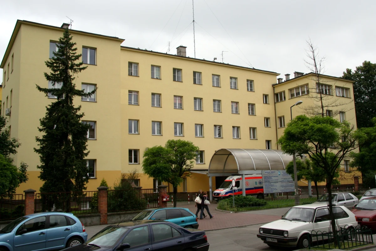 Szpital MSWiA w Krakowie stał się celem cyberataku - poinformował w niedzielę wicepremier, minister cyfryzacji Krzysztof Gawkowski. "Część systemów w szpitalu została przejęta krótkotrwale przez hakerów" - powiedział RMF FM minister. Jak zapewnił, nie ma zagrożenia dla życia oraz zdrowia pacjentów.