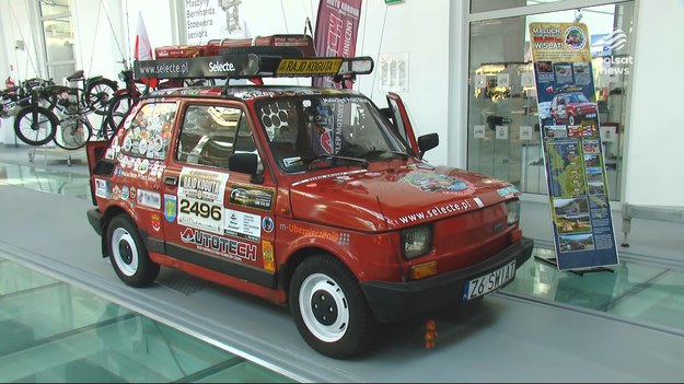 Każdy fiat 126p choć mały, jest legendą polskiej motoryzacji. Ale są też wyjątkowe perełki, które trafiają do muzeum. Tak jak maluch Piotra Kaspera, który przez ostatnie 5 lat zrobił nim 300 tysięcy kilometrów i odwiedził 17 krajów. Niezniszczalną maszynę zobaczyć można w Szczecinie. Dla ''Wydarzeń''  Wojciech Gaweł.