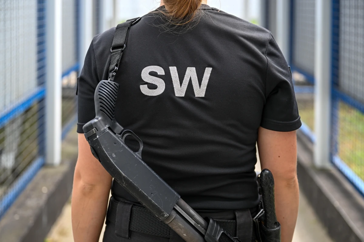 Na godz. 16:00 zaplanowano spotkanie przedstawicieli związków zawodowych działających w służbie więziennej z ministrem sprawiedliwości Adamem Bodnarem. Związkowcy żądają objęcia ich formacji świadczeniami mieszkaniowymi.