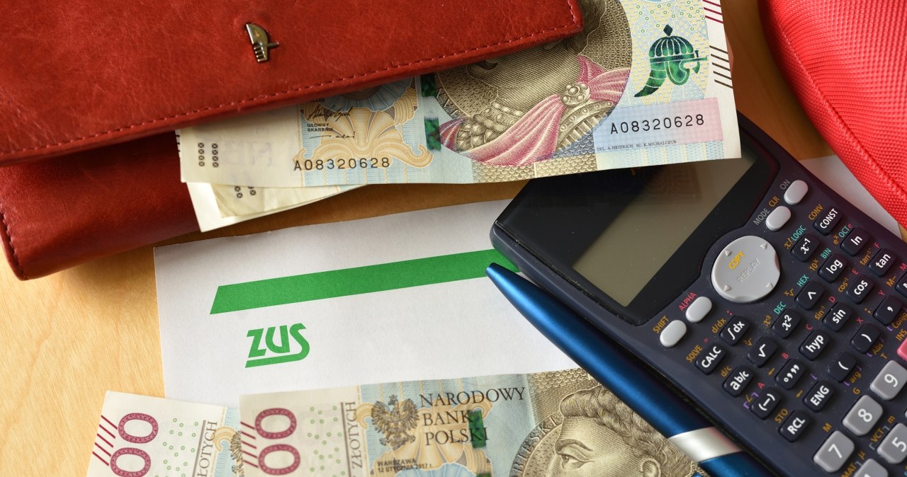 Pracować dalej czy dorabiać na emeryturze - co się bardziej opłaca?