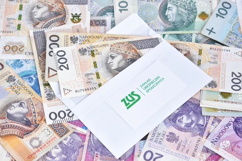 654,48 zł co miesiąc. We wniosku nie pytają o wiek