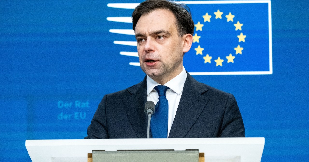 Andrzej Domański o wprowadzeniu euro w Polsce. "Mamy coraz więcej danych"