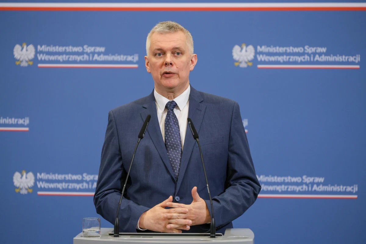 Pieniądze, które miały pójść w tym roku na budowę nowych schronów i remonty już istniejących, zostaną wydane w inny sposób – dowiedział się reporter RMF FM Michał Radkowski. Chodzi o obiecywane przez ministra spraw wewnętrznych Tomasza Siemoniaka ponad 5 miliardów złotych. 