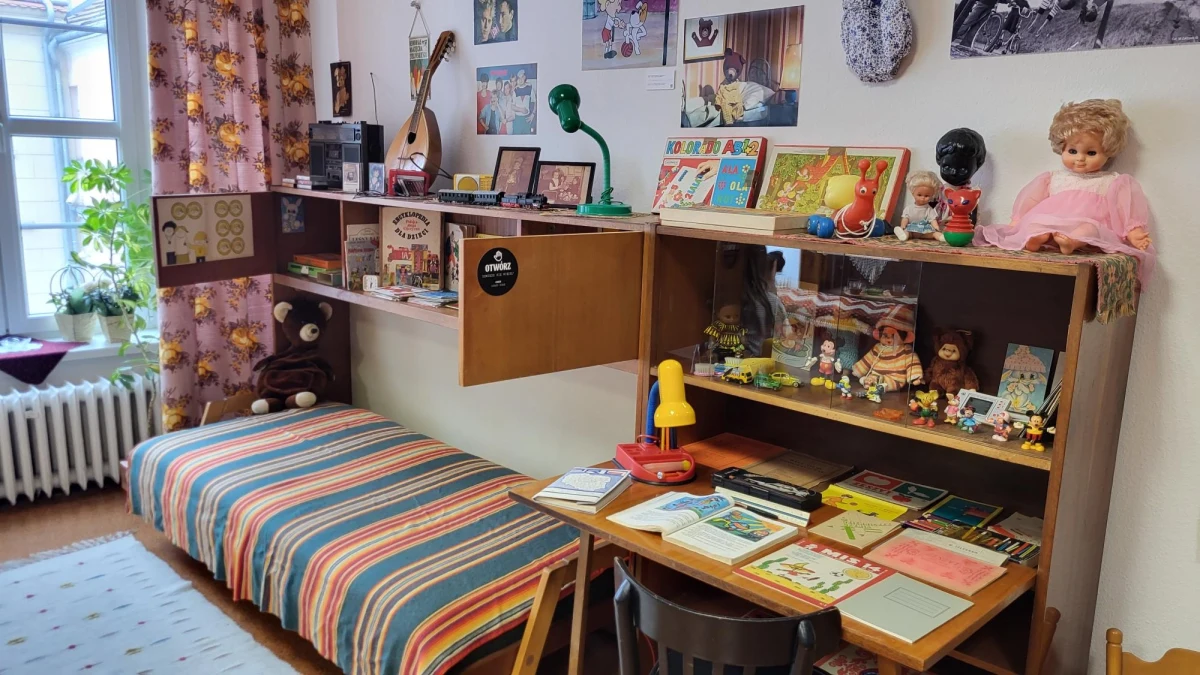 Nowa atrakcja na turystycznej mapie Poznania. W centrum miasta we wtorek otwarte zostało Muzeum PRL-u. Tworzą je pasjonatki, które przez lata zbierały pamiątki z tamtego okresu.