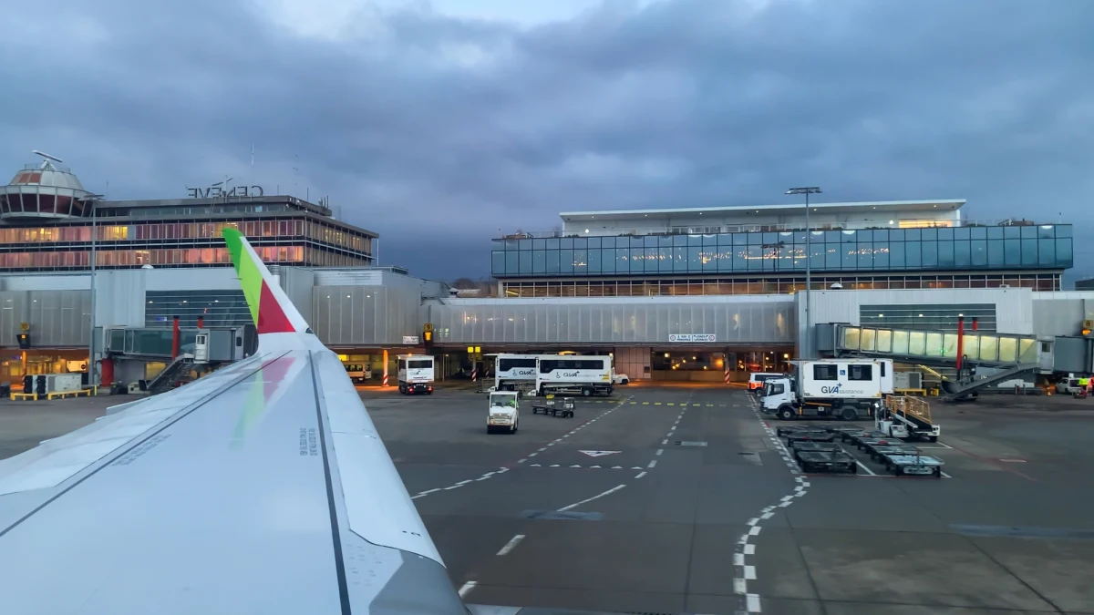 Awaria systemu komputerowego na lotnisku w Genewie na zachodzie Szwajcarii. Władze portu lotniczego poinformowały, że z tego powodu spodziewane są opóźnienia startów i lądowań samolotów. Jak na razie nie wiadomo, co wywołało awarię. 