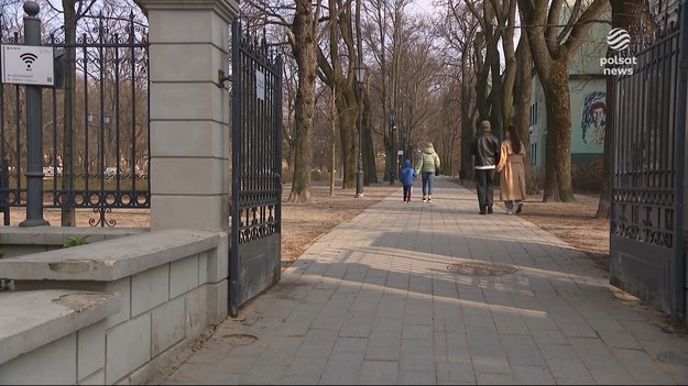 Są bardzo młodzi i bardzo okrutni. Jest nagranie, a na nim dowód bezwzględności oprawców. Chłopiec był kopany, bity i opluwany. Policjanci zatrzymali już trzech napastników.Materiał dla "Wydarzeń" przygotowała Kamila Lewandowska.