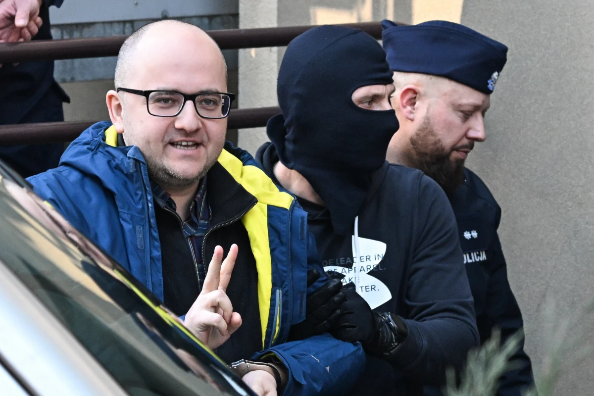 Zaskakujące informacje w sprawie Dariusza Mateckiego. Aresztowany tymczasowo poseł Prawa i Sprawiedliwości został przeniesiony z Warszawy do aresztu śledczego w Radomiu - poinformował TVN24.