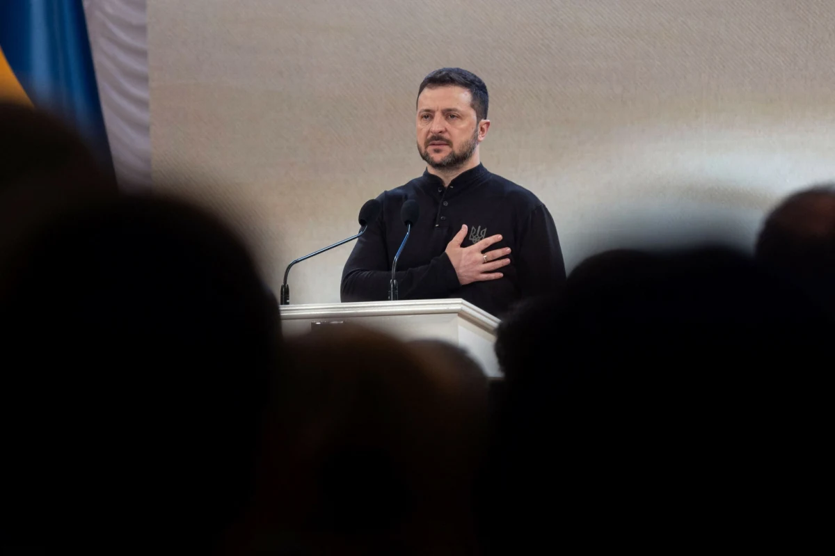 Wołodymyr Zełenski pozytywnie ocenił amerykańską propozycję 30-dniowego rozejmu, który ma obejmować przerwę w wymianie ognia w powietrzu, na morzu i na lądzie. "Zgadzamy się, a jeśli zgodzą się też Rosjanie, nastanie cisza" - przekazał ukraiński prezydent.