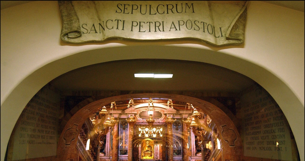 Grób św. Piotra. Przez lata jego historia była owiana tajemnicą