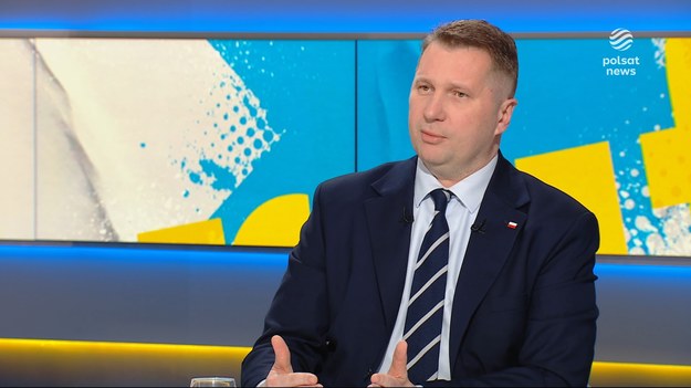- Radosław Sikorski jest znany jako ten, który obrażał Trumpa. Jego żona robiła to samo - mówił w środowym "Graffiti" poseł PiS Przemysław Czarnek. W ten sposób odniósł się do sprzeczki szefa MSZ z Elonem Muskiem. Jednocześnie były minister edukacji przyznał, że polscy politycy nie powinni oklaskiwać zachowania miliardera, a on sam "nie podpisuje się" pod słowami Muska.
