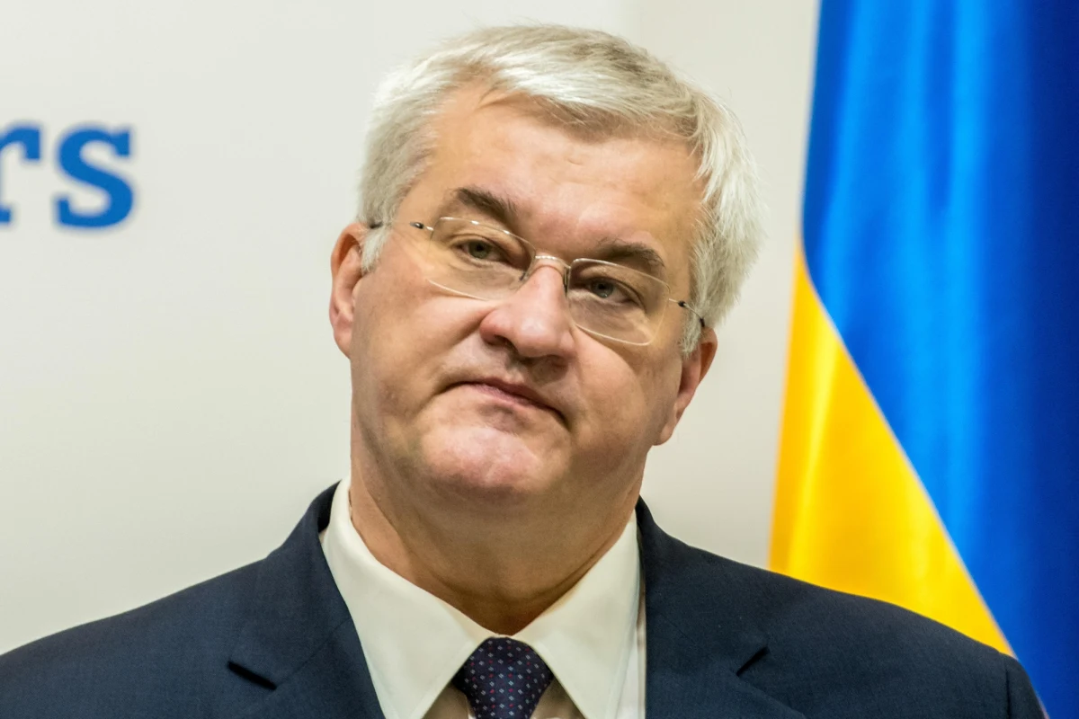 "Czekamy teraz na ruch strony rosyjskiej" – powiedział w rozmowie z RMF FM minister spraw zagranicznych Ukrainy Andrij Sybiha. W ten sposób odniósł się do wczorajszych ustaleń ze stroną amerykańską dotyczących 30-dniowego zawieszenia broni. Tłumaczył także, że Ukrainie najbardziej są potrzebne teraz systemy obrony powietrznej i myśliwce MiG.