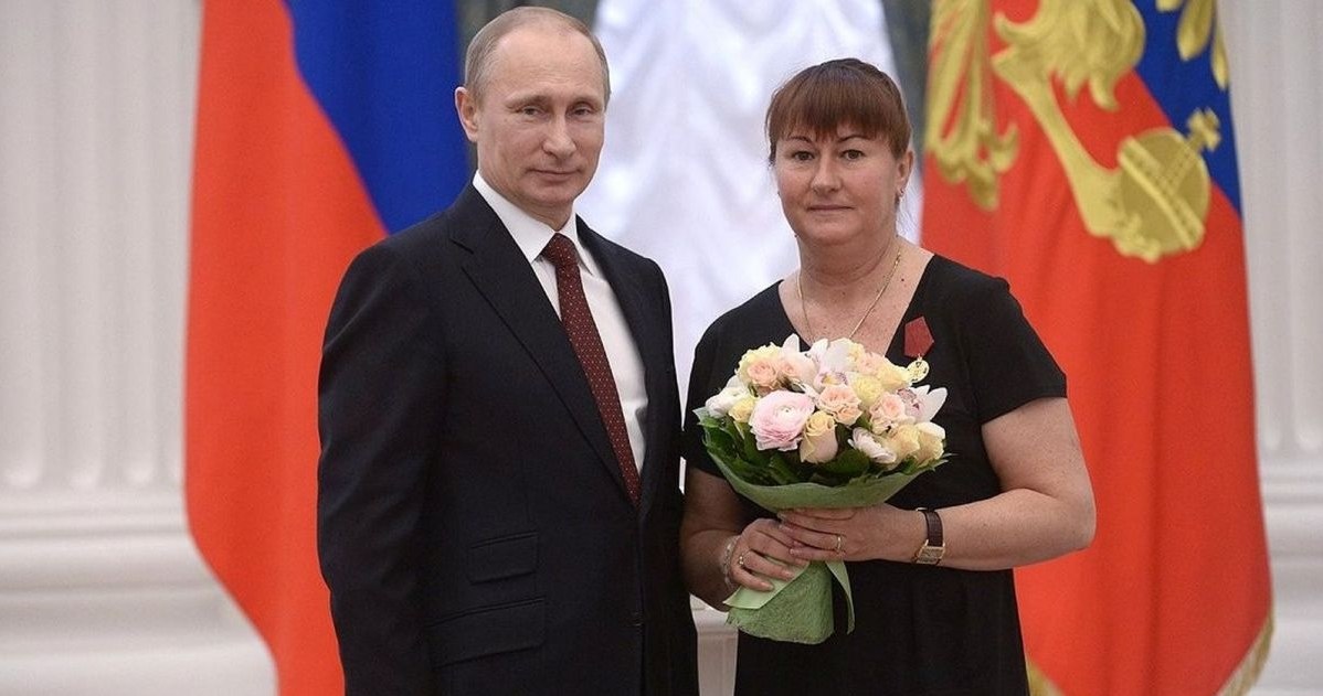 FIS walczy ze skutkami afery, a "caryca Putina" już czeka. "Powrót jest pewny"