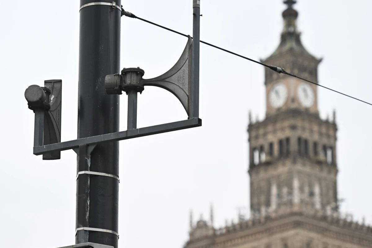 Po kilku miesiącach od testu systemu alarmowego w Warszawie, w stolicy nadal nie zakupiono nowych syren ostrzegawczych - dowiedział się reporter RMF FM Kacper Wróblewski.