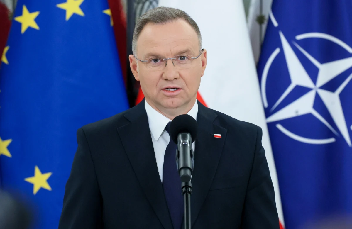 Andrzej Duda wezwał Stany Zjednoczone do rozmieszczenia broni jądrowej na terytorium naszego kraju. Prezydent uznał to za środek odstraszający przed możliwą agresją Rosji, ale brytyjski dziennik "Financial Times", który przeprowadził wywiad z szefem państwa polskiego, ocenił, że Moskwa może odebrać jego słowa jako "wysoce prowokacyjne".
