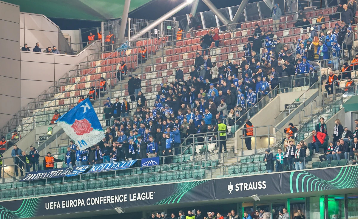 Dzisiejsze rewanżowe spotkanie 1/8 finału Ligi Konferencji pomiędzy Legią Warszawa i Molde FK cieszy się dużym zainteresowaniem w Norwegii. Do stolicy Polski wybiera się spora grupa kibiców, którzy nie kryją zdumienia gościnnością gospodarzy.