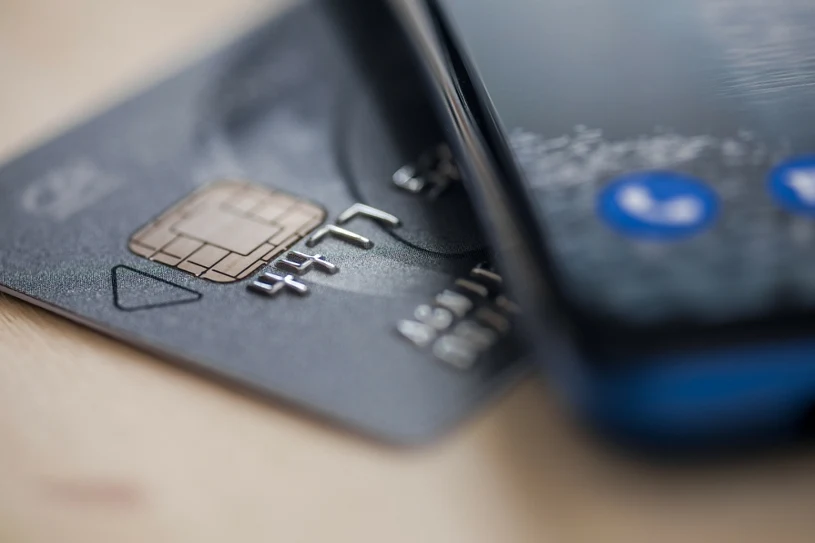 Bank zwraca pieniądze klientom. Powód: Podwójne zaksięgowanie płatności