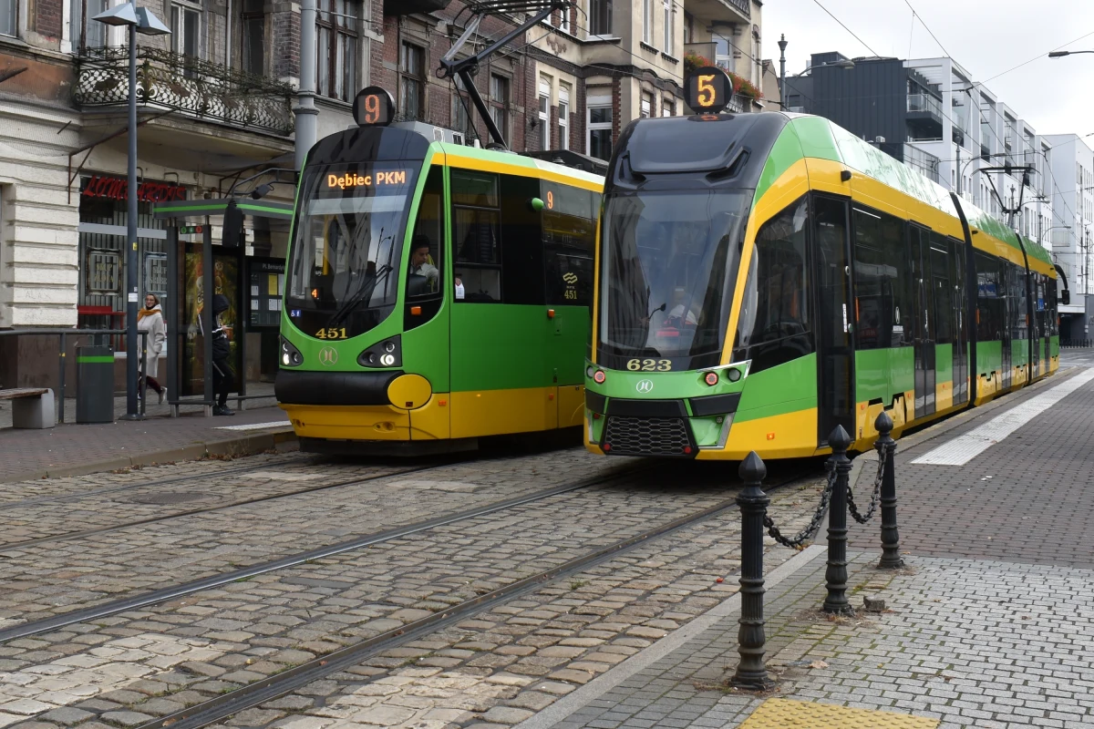 Ponad 25 milionów złotych zaplanowano w tym roku na odnowę infrastruktury publicznego transportu zbiorowego w Poznaniu. Plan remontowy na 2025 rok obejmuje prace na Sołaczu, w centrum, na Wildzie i Dębcu. Pierwsze roboty - remont torowiska na al. Wielkopolskiej - już trwają, kolejne rozpoczną się w maju.