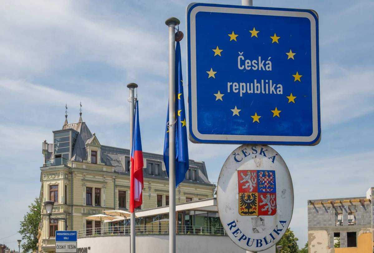 Kontrole na przejściach granicznych Polski z Czechami i Słowacją. Wszystko z powodu wykrycia ogniska pryszczycy na Węgrzech. Minister rolnictwa wydał więc rozporządzenie dotyczące zamknięcia terytorium Polski na przywóz wybranych towarów z Węgier oraz z części obszaru Słowacji.