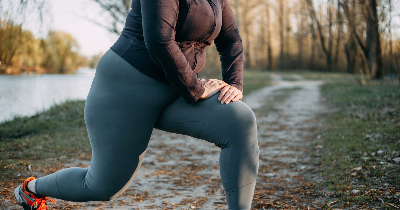 Trenuj trzy razy w tygodniu, a poczujesz różnicę. Mocny brzuch i nogi