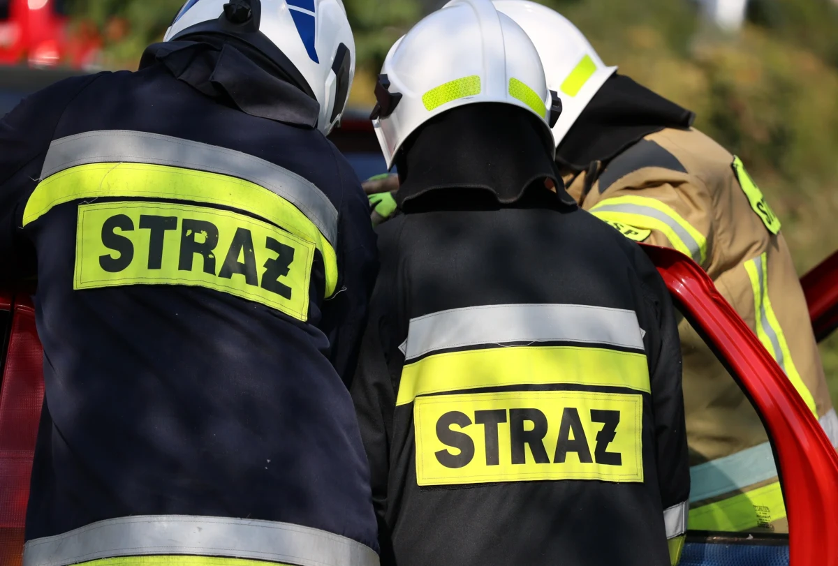 Strażacy z Poznania mieli otrzymać przeterminowane jedzenie. Komenda Miejska Państwowej Straży Pożarnej w Poznaniu zapewnia, że sprawa została już rozwiązana, a w magazynach nie ma już racji żywnościowych, które są po terminie spożycia. 