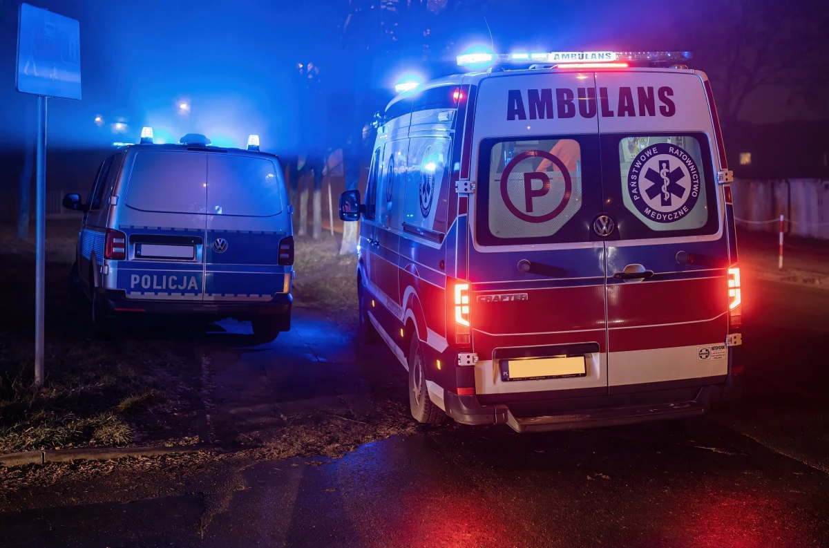 41-latek, który we wtorek zaatakował nożem dwie osoby w centrum Legnicy (woj. dolnośląskie), został tymczasowo aresztowany. Jeden z mężczyzn w wyniku odniesionych ran zmarł w szpitalu. Napastnikowi grozi dożywocie.