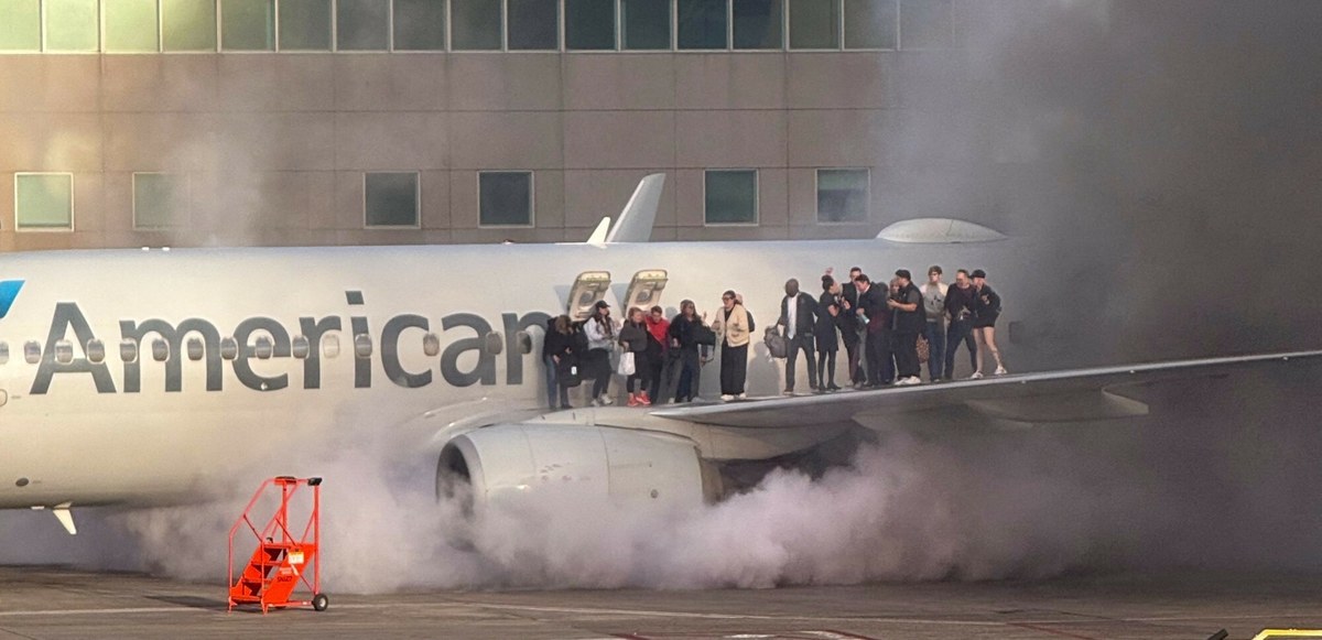 Dramatyczne sceny rozegrały się na lotnisku w Denver w USA. Po awaryjnym lądowaniu zapalił się tam silnik odrzutowca linii American Airlines. Na pokładzie maszyny było 178 osób. 