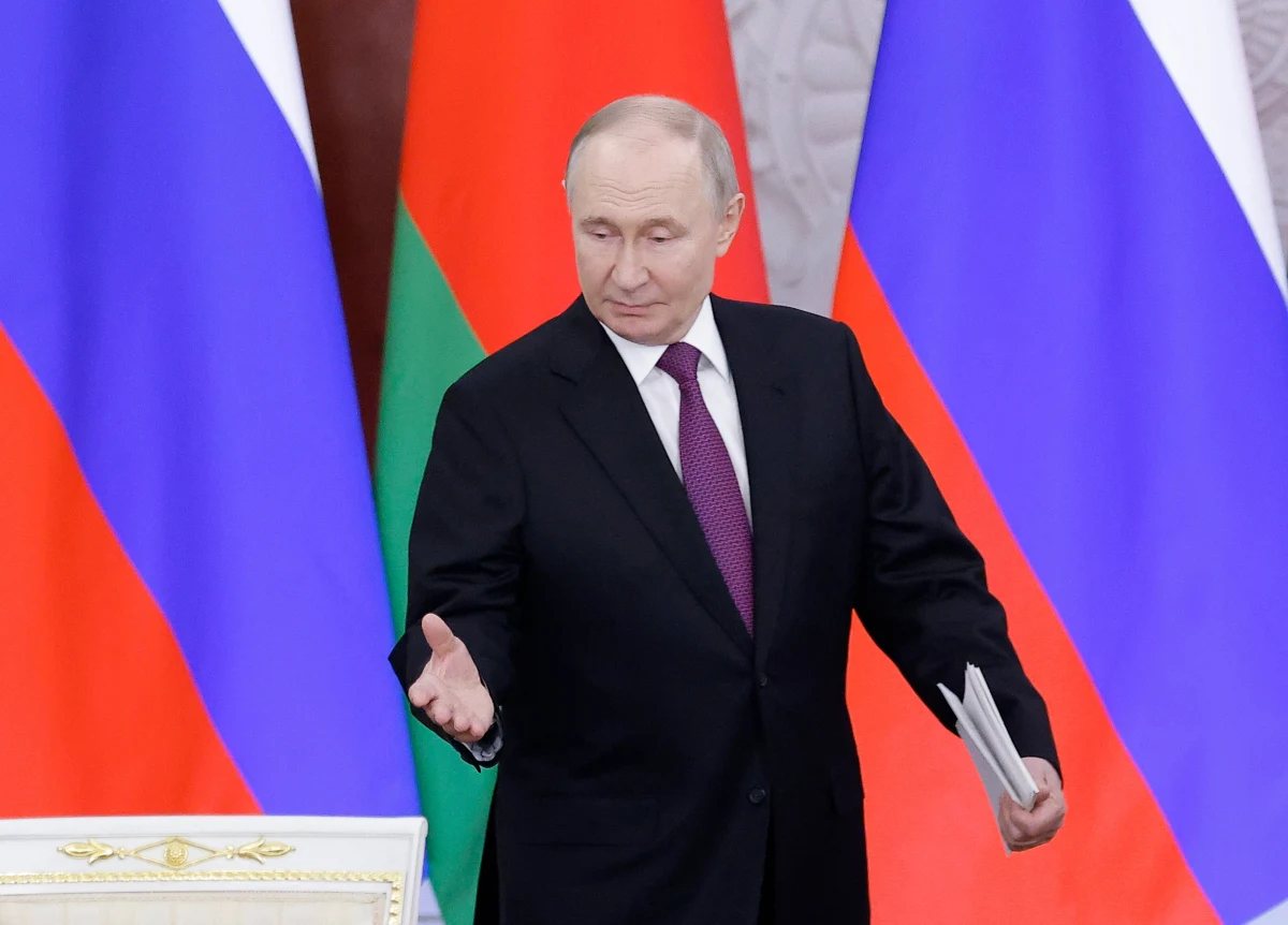 Władimir Putin przyjął wczoraj Steve'a Witkoffa, specjalnego wysłannika prezydenta USA Donalda Trumpa - poinformowały służby prasowe Kremla. Rosyjski przywódca miał w czasie spotkania przekazać swoją odpowiedź na propozycję rozejmu. Wcześniej propozycję 30-dniowego rozejmu zaakceptował Kijów. 