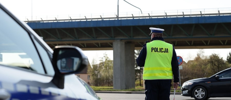 Na podkarpackim odcinku autostrady A4 mogło dojść do tragedii. 87-letni kierowca jechał tą trasą pod prąd - po pasie zieleni. Jego sprawą zajmie się sąd. 