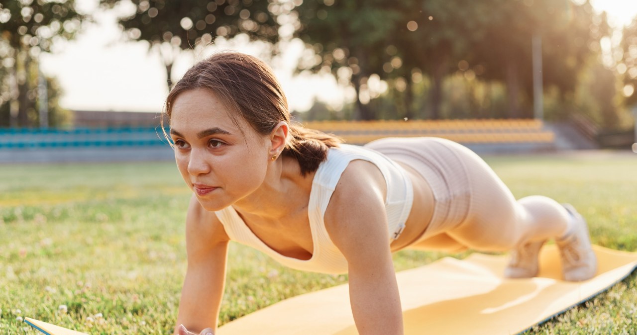 Ćwiczenia o tej porze poprawiają jakość i długość snu. Wystarczy tylko kilka minut