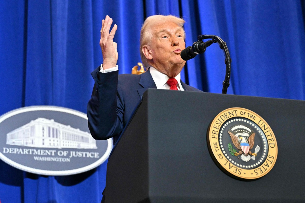Zbiegły przywódca Państwa Islamskiego Abdullah Makka Muslih al-Rufaji został zabity w Iraku. O śmierci terrorysty poinformowały władze tego kraju, a także Donald Trump. "Jego marny żywot został zakończony wraz z innym członkiem ISIS" – napisał prezydent USA na swoim profilu na platformie Truth Social.