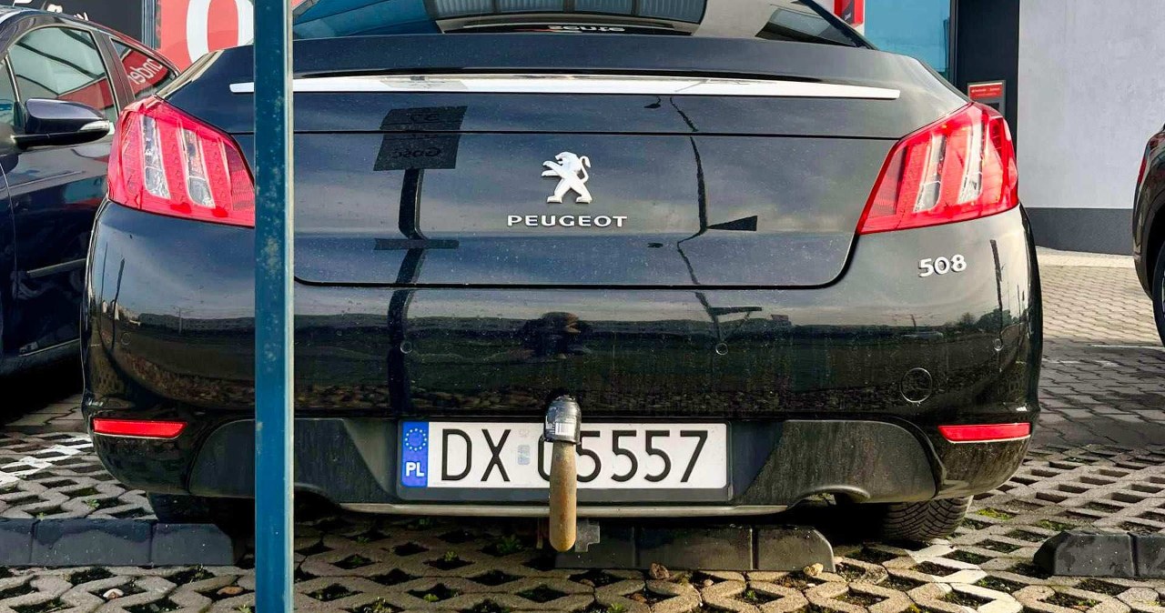 500 zł i 8 punktów za hak. Tu nie ma co liczyć na tolerancję policji