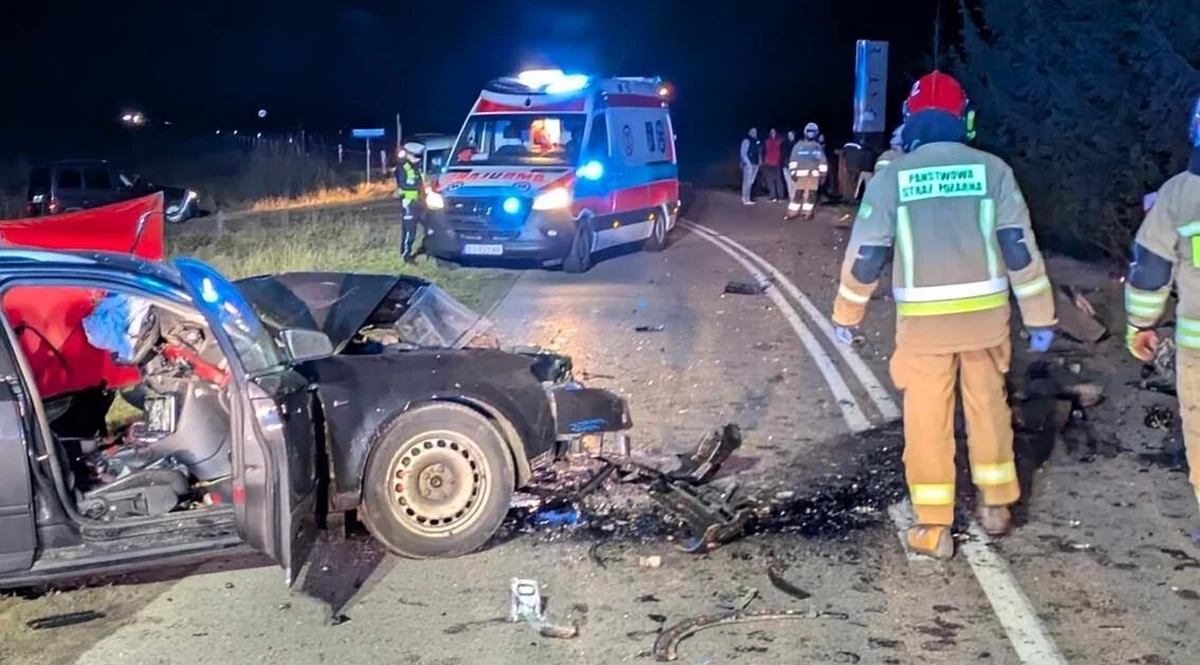 Dwie osoby, w tym roczne dziecko, zginęły w wypadku samochodowym, do którego doszło w miejscowości Klewinowo w województwie podlaskim. Na drodze powiatowej zderzyły się dwa samochody osobowe.