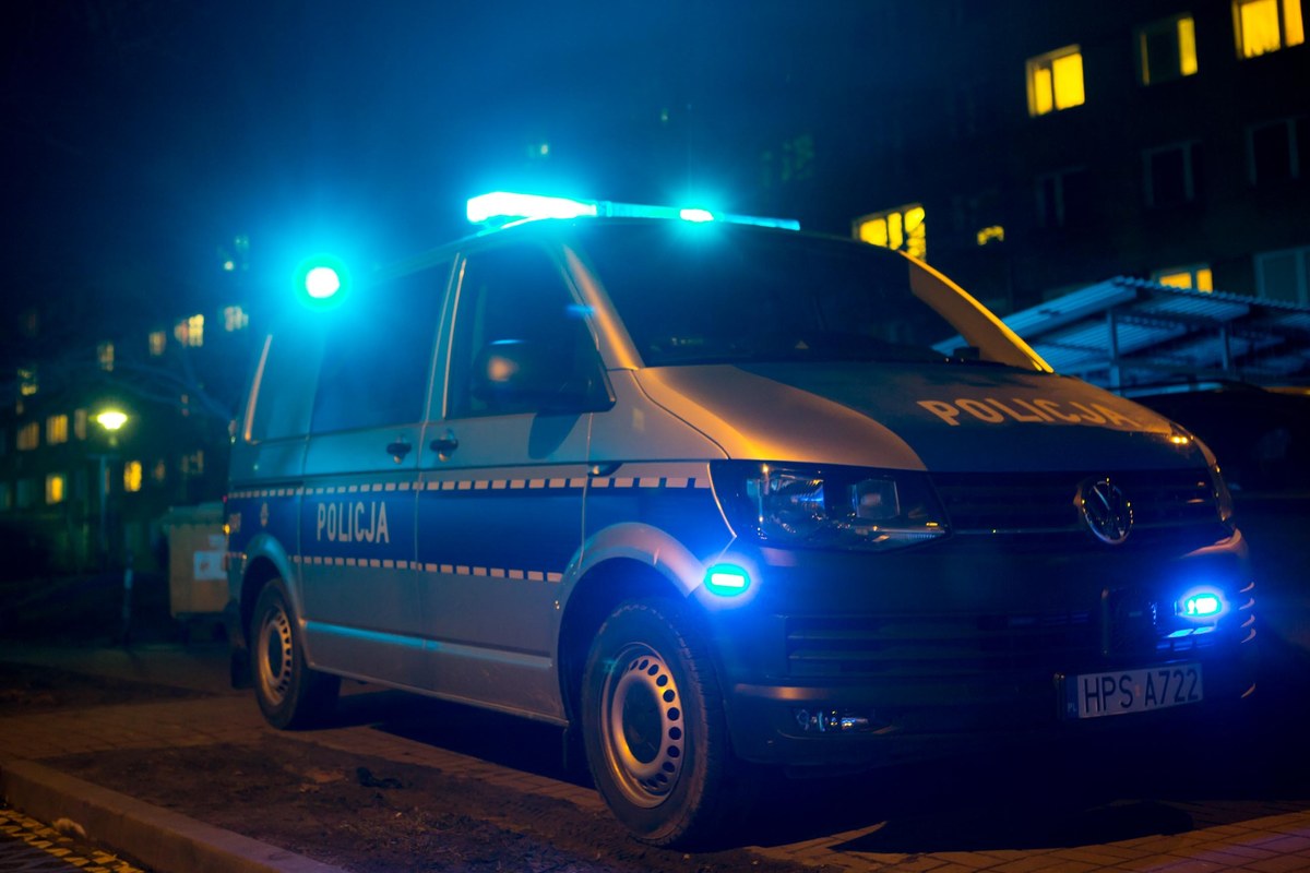 51-letni mężczyzna powiedział policjantom, że zbił swoją żonę. Do wyznania doszło w nocy z piątku na sobotę w świętokrzyskim Połańcu podczas policyjnego patrolu. Jego zeznania okazały się prawdziwe.