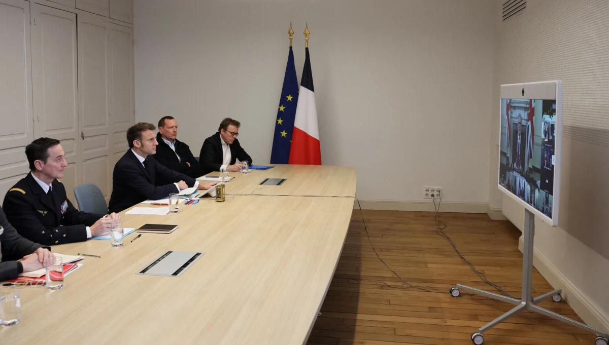 Przyspieszenie pomocy wojskowej dla Ukrainy, zaostrzenie sankcji na Rosję i szukanie legalnych rozwiązań, by Rosja zapłaciła Ukrainie za wyrządzone szkody - to decyzje, jakie zapadły podczas sobotniej wideokonferencji poświęconej wojnie w Ukrainie. Premier Wielkiej Brytanii Keir Starmer ujawnił, że w czwartek odbędzie się ważne spotkanie ws. wsparcia bezpieczeństwa Ukrainy, a szefowa KE Ursula von der Leyen stwierdziła, że zintensyfikowane zostaną wysiłki na rzecz zwiększenia bezpieczeństwa Europy.