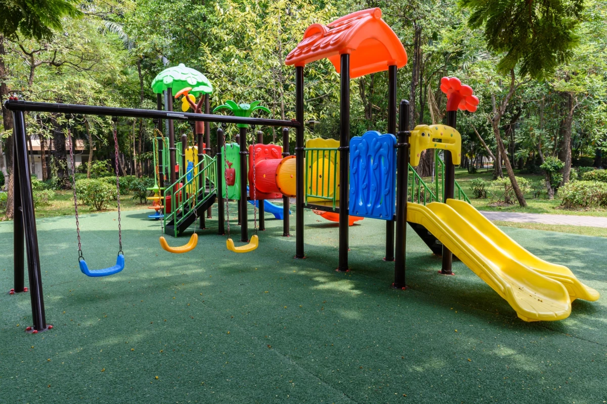 696 placówek żłobkowych w całym kraju otrzyma dofinansowanie na modernizację placów zabaw - poinformowała Aleksandra Gajewska. Wiceminister rodziny, pracy i polityki społecznej podkreśliła, że place zabaw mają duże znaczenie dla rozwoju dziecka i poczucia dobrostanu psychicznego.