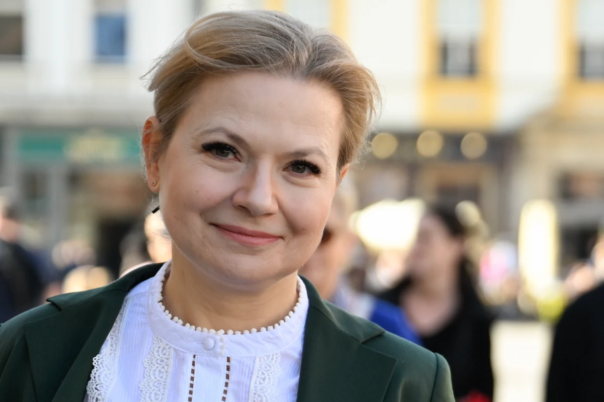 Bezpartyjna, ale popierana przez KO, PSL i Lewicę Monika Piątkowska wygrała wybory uzupełniające do Senatu w okręgu nr 33 w Krakowie, zdobywając 50,14 proc. głosów. Obejmie ona mandat po Bogdanie Klichu (KO). Frekwencja w wyborach była niewielka, bo wyniosła zaledwie 16,52 proc.