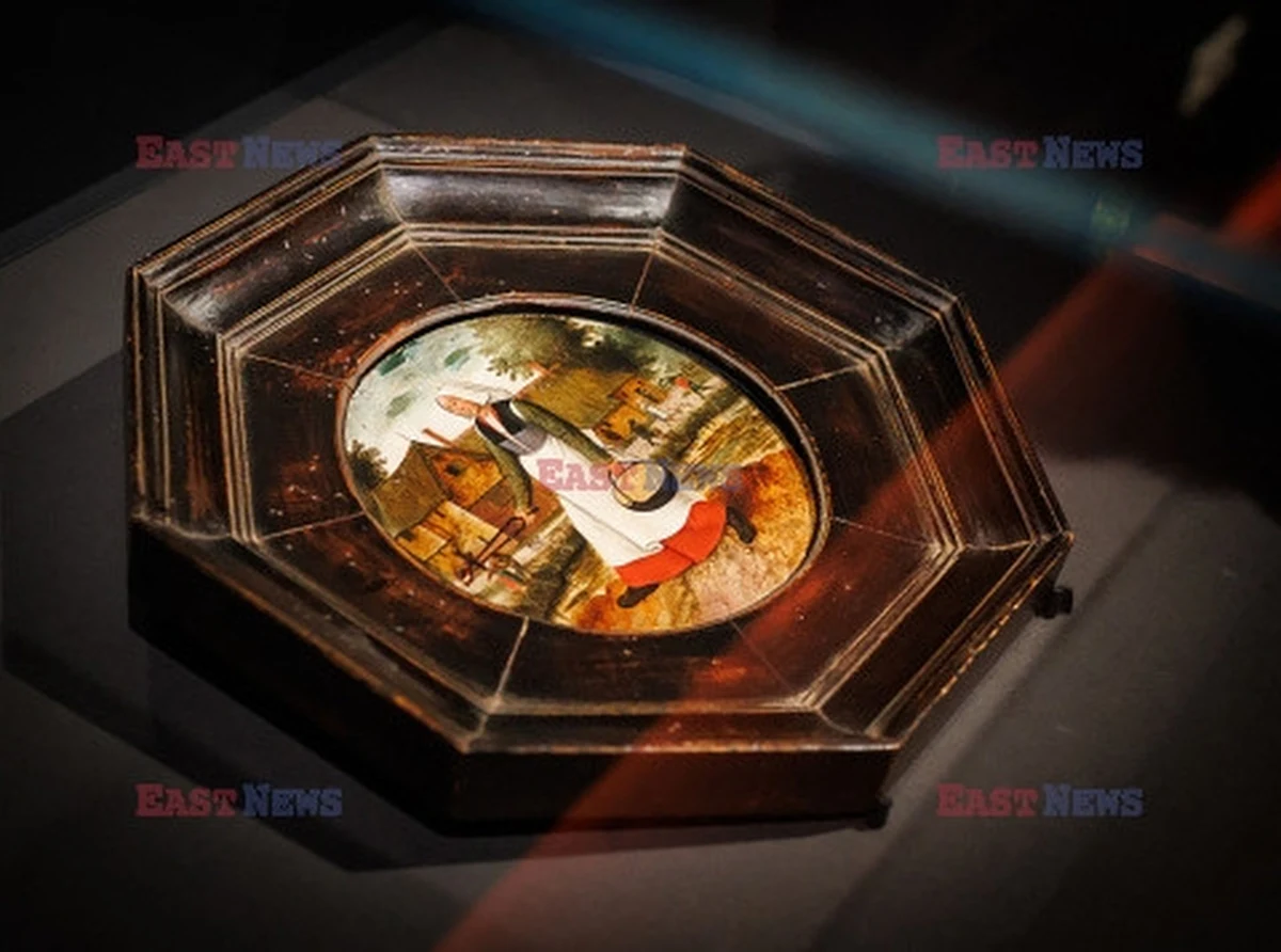 Prokuratura wszczęła śledztwo w sprawie nielegalnego nabycia i wywozu z kraju obrazu o szczególnym znaczeniu dla kultury "Kobieta przenosząca żar" Pietera Brueghla. Dzieło, którego wartość szacuje się pomiędzy 800 tys. a 3 mln zł, zostało skradzione z Muzeum Narodowego w Gdańsku prawdopodobnie w latach 70. ubiegłego wieku. W zeszłym roku zostało odnalezione w Holandii. 