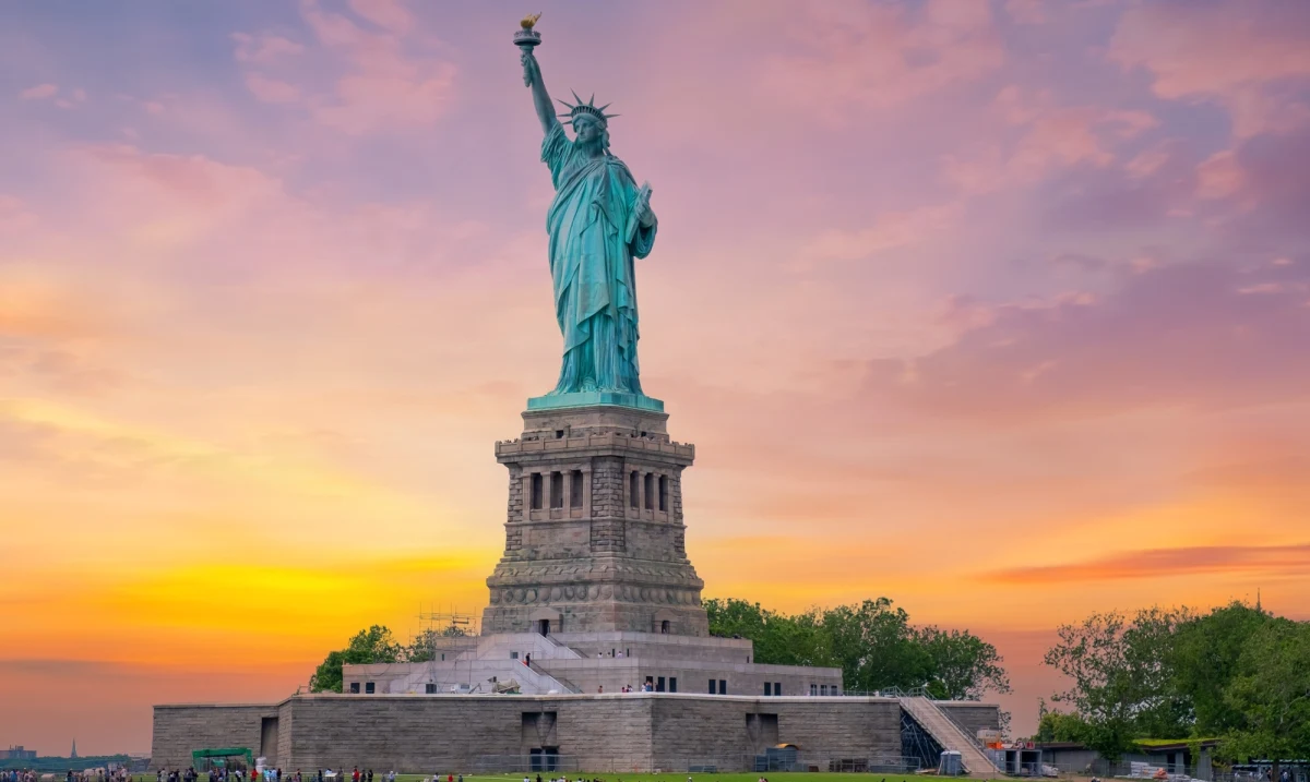 USA powinny oddać Francji Statuę Wolności. Z takim apelem wyszedł francuski eurodeputowany Raphael Glucksmann. Jego zdaniem Stany Zjednoczone nie reprezentują już wartości, które skłoniły Francję do przekazania pomnika.