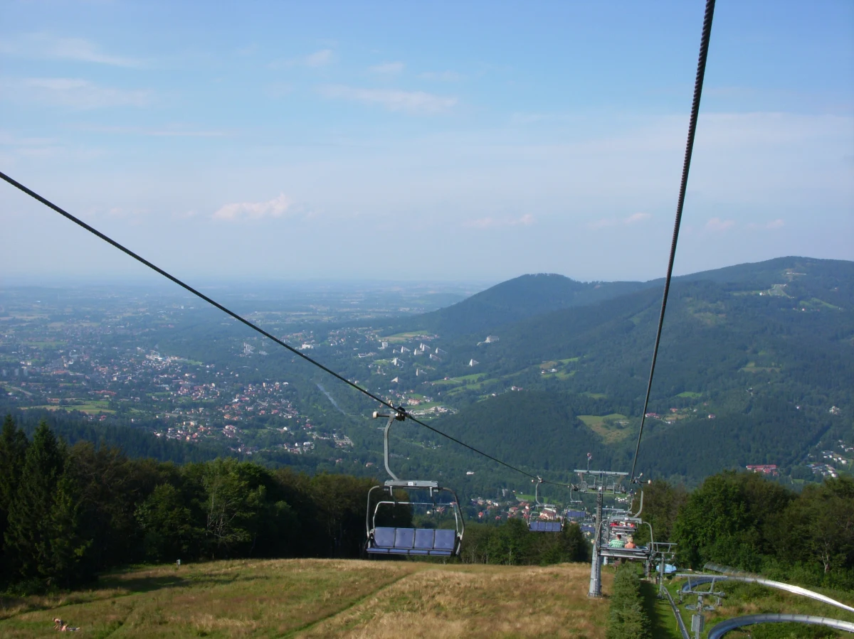 Zima jeszcze całkiem nie odpuściła, ale już ruszają wiosenne przeglądy techniczne kolejek w Beskidach. W czwartek 20 marca o godz. 10.01, gdy Słońce przejdzie przez punkt równonocy wiosennej, rozpocznie się astronomiczna wiosna. 