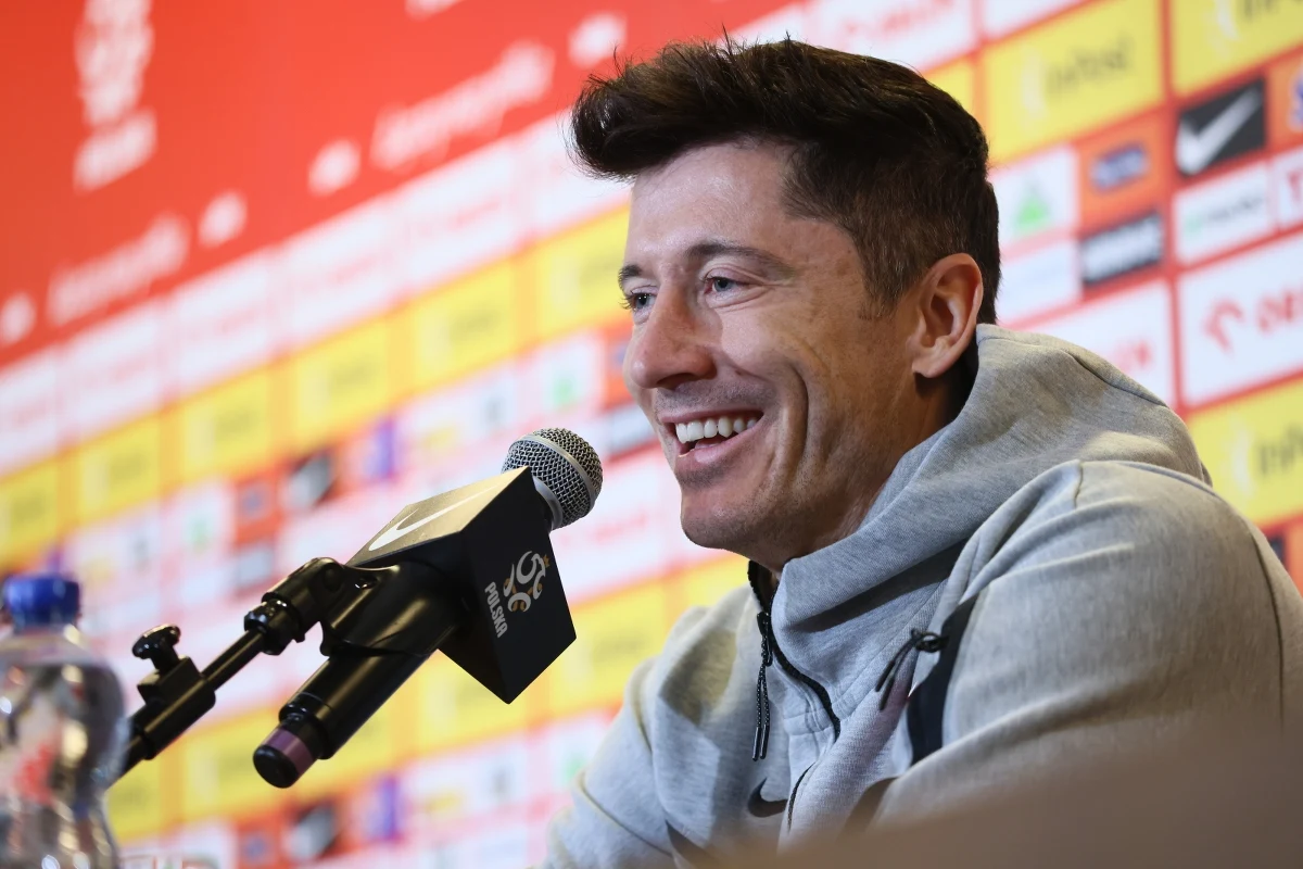 "Rozpoczęcie tych eliminacji będzie bardzo ważne" - przyznał kapitan reprezentacji Polski Robert Lewandowski, odnosząc się do spotkań eliminacji mistrzostw świata z Litwą i Maltą w Warszawie. "Te mecze mogą nam dać powiew świeżości i możliwość nabrania pewności siebie, czego może brakowało nam w ostatnich spotkaniach" - dodał. 