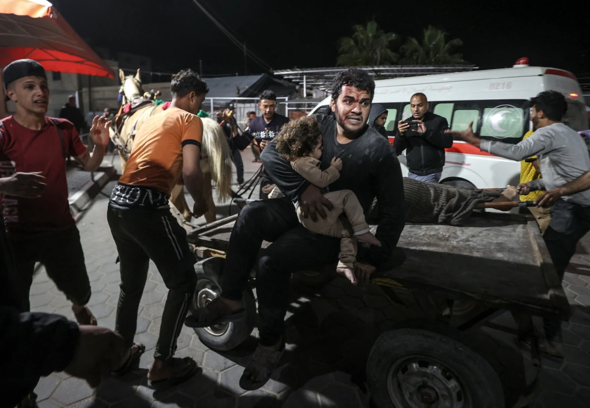 Na Bliskim Wschodzie znowu zrobiło się niebezpiecznie. W izraelskich atakach z powietrza na Strefę Gazy zginęło w nocy z poniedziałku na wtorek ponad 400 osób - przekazało palestyńskie ministerstwo zdrowia."Izrael wznowił walkę w Strefie Gazy, ponieważ Hamas nie uwolnił zakładników; nie poprzestaniemy, dopóki nie zrealizujemy wszystkich celów tej wojny, a wszyscy porwani nie wrócą do domu" - oświadczył z kolei izraelski minister obrony Israel Kac.