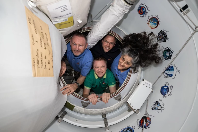 Astronauci uwięzieni na ISS wracają na Ziemię