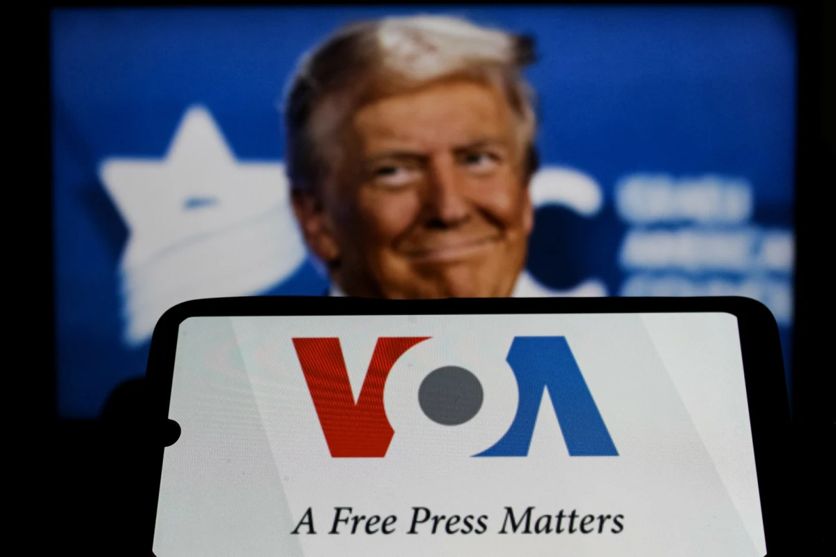 Blisko połowa Polaków - 49 proc. - uważa, że działania prezydenta USA Donalda Trumpa są złe dla Polski; przeciwnego zdania jest 29 proc. ankietowanych - wynika z sondażu Opinia24 dla RMF FM. O szkodliwości działań amerykańskiego przywódcy szczególnie mocno przekonani są 50-latkowie oraz osoby z wyższym wykształceniem.