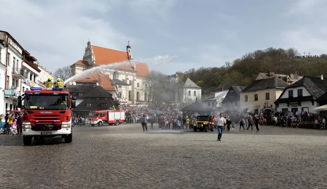 Lany poniedziałek. Co to za święto? Czy trzeba iść do kościoła?