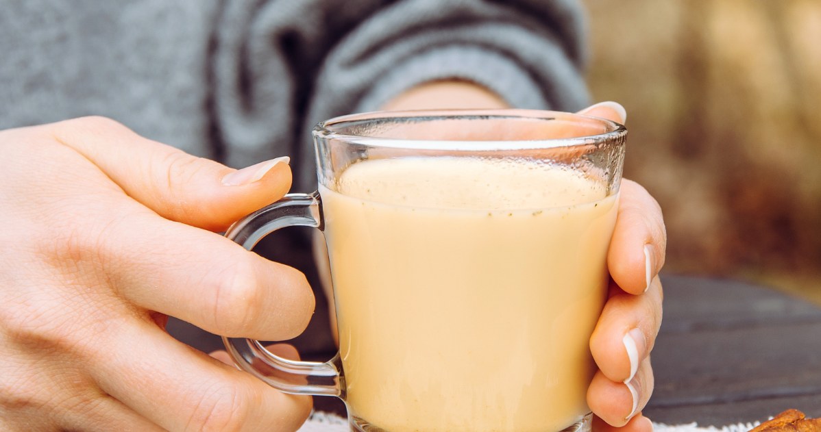 W Indiach to zamiennik kawy i napój na zdrowie. Wystarczy dodać do herbaty