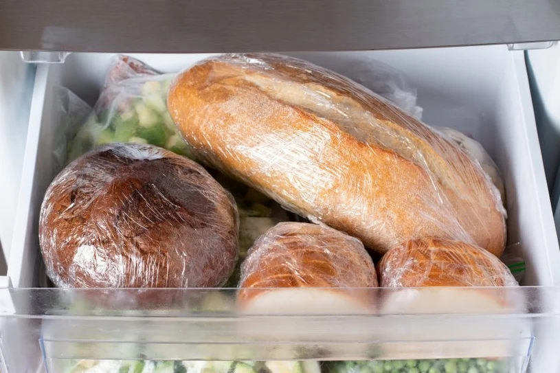 Włóż chleb do zamrażarki. Ten prosty trik może wpłynąć na poziom cukru