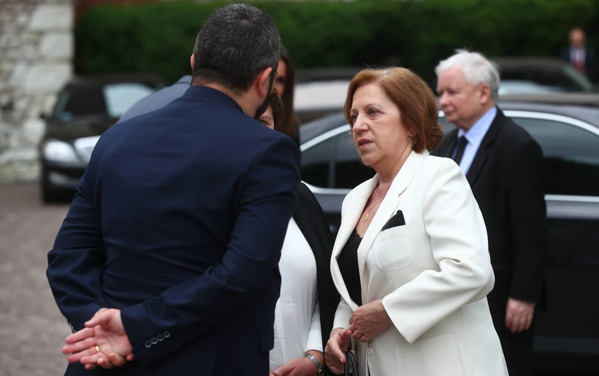 Przyczyną zgonu Barbary Skrzypek był zawał mięśnia sercowego. Informację o przyczynach sekcji zwłok zmarłej w sobotę bliskiej współpracowniczki Jarosława Kaczyńskiego przekazał prokurator Norbert Woliński, rzecznik Prokuratury Okręgowej Warszawa - Praga.