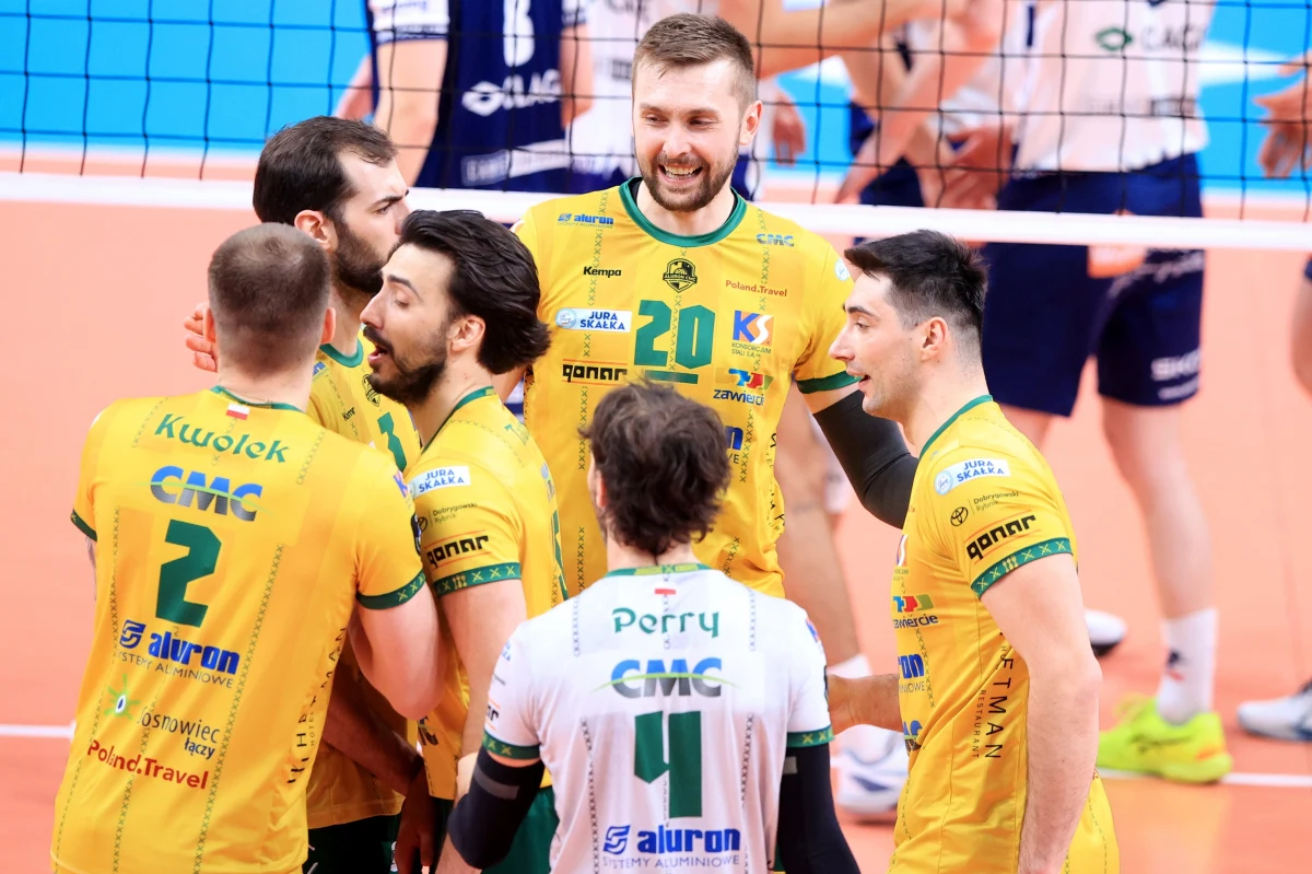 Siatkarze Aluronu CMC Warta Zawiercie pokonali w Sosnowcu niemiecki SVG Lueneburg 3:1 (25:19,25:19, 23:25, 25:20) w rewanżowym ćwierćfinale Ligi Mistrzów. "Jurajscy Rycerze" po raz pierwszy w historii awansowali do Final Four Ligi Mistrzów. Pewni awansu byli już po wygraniu dwóch pierwszych setów.