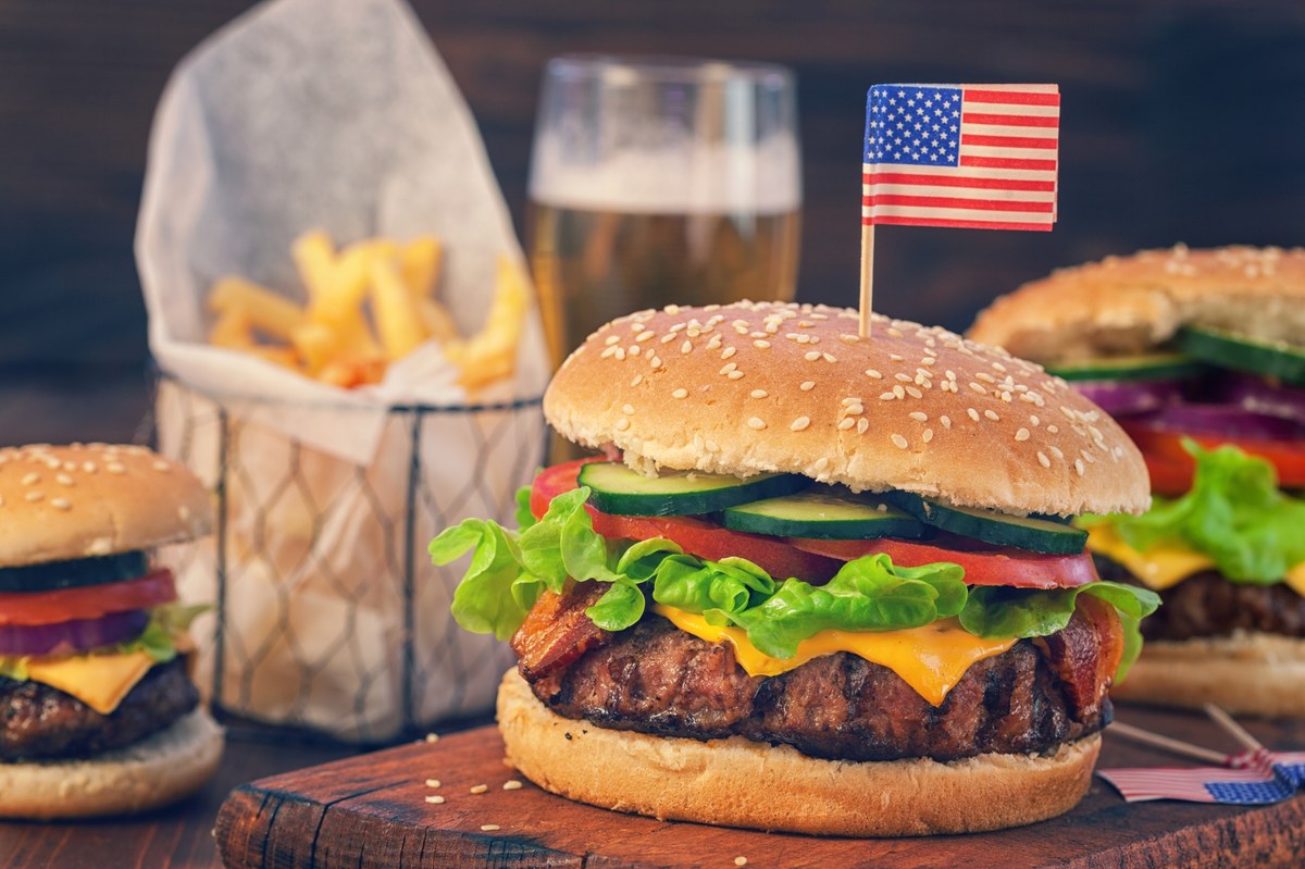 Koniec z Coca-Colą, pastą do zębów Colgate, ketchupem Heinz czy popularnym w Danii amerykańskim California Zinfandel - grzmią Duńczycy. Bojkot produktów z USA to forma protestu m.in. przeciwko zapowiedziom prezydenta USA dotyczących zajęcia duńskiego terytorium Grenlandii. Kilka dni temu Donald Trump oświadczył, że "w ten czy inny sposób" wyspa zostanie "zaanektowana".